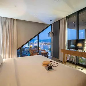 Seahorse Market By Haviland Hostal